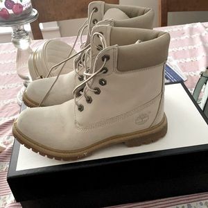 Timberland boots women’s size 9